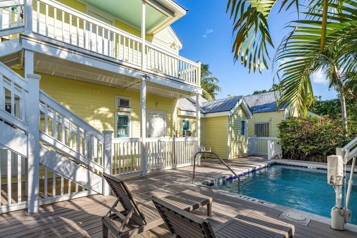 Salvador'S Seclusion Villa Key West